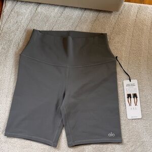 Alo NWT high waisted biker short